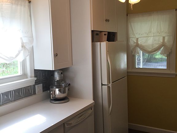 5th image of 2528 Eastgate Ave
