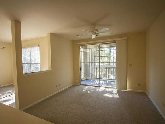 4th image of 1600 Long Grove Dr Unit 311