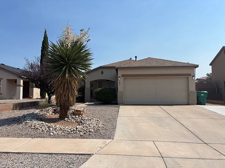 6601 Shiprock Dr NE — Photo 1