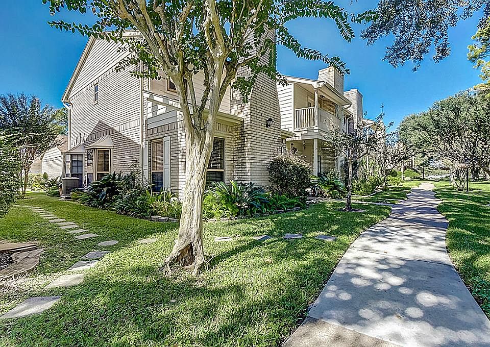 1st image of 800 Country Place Dr Unit 405