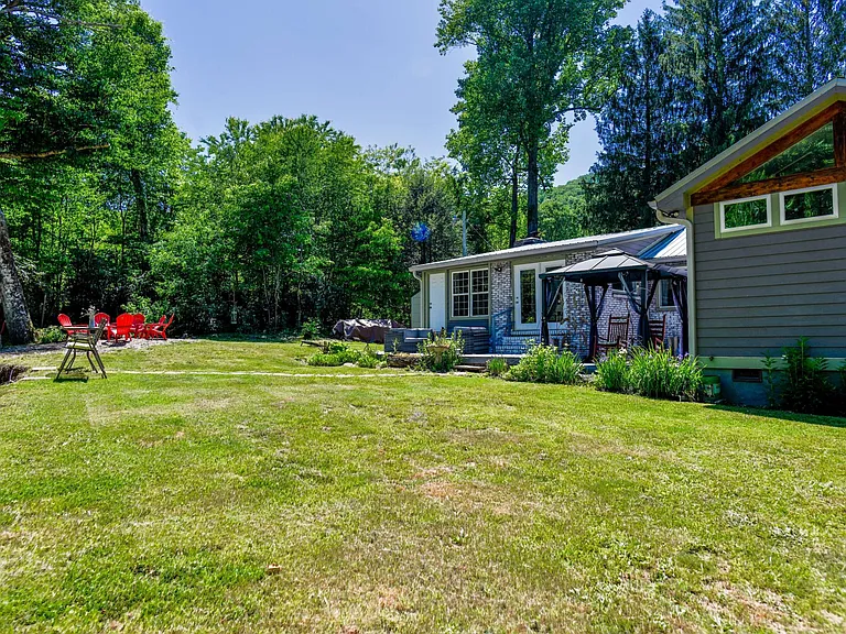 2143 Pisgah Hwy — Photo 36