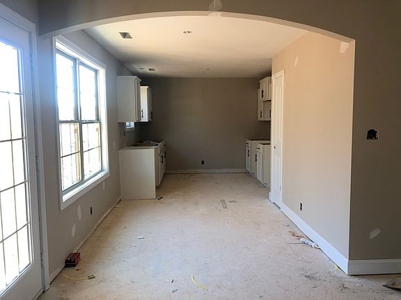 3rd image of 243 Timbersprings