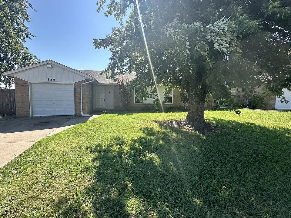 632 N Ramblin Oaks Dr