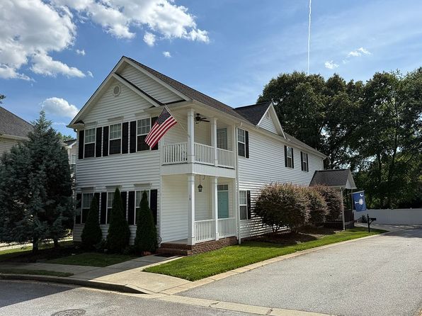 19 Carex Ct