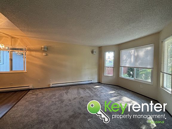 3rd image of 6711 S Monroe St #B