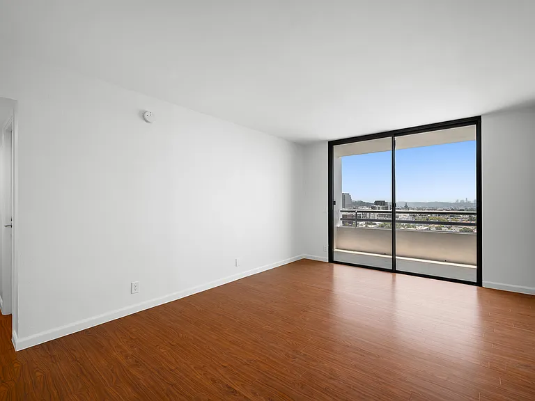 343 Pioneer Dr #1703 — Photo 6