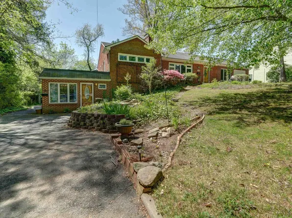 1514 Westwood Rd #A, Charlottesville, VA 22903