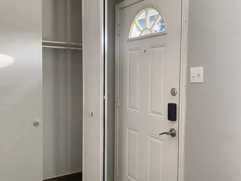 5926 Hidden Dale St — Photo 15