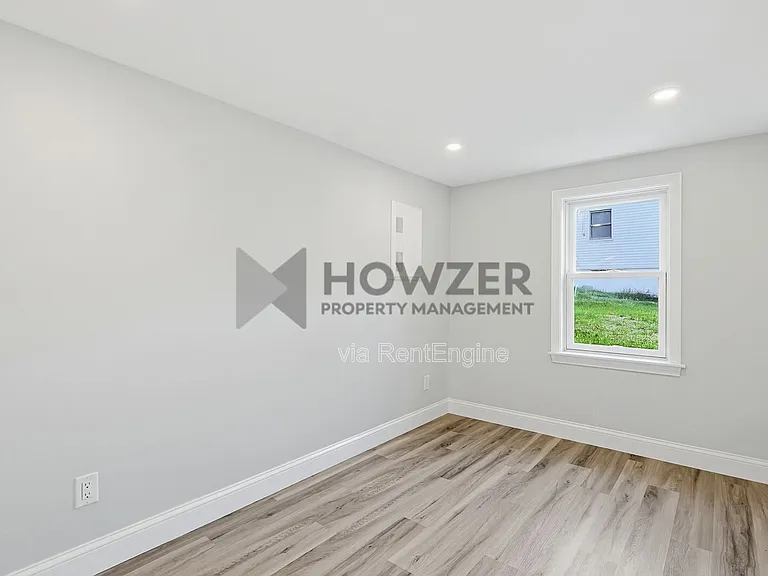 35 Riverside Dr #1R — Photo 11