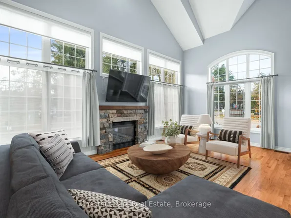 23 Spencer St, Bracebridge, ON P1L 1E1
