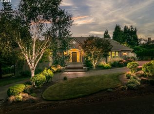 18820 Green Bluff Dr, Lake Oswego, OR 97034