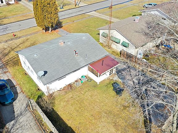 5th image of 2347 Stewart Dr NW