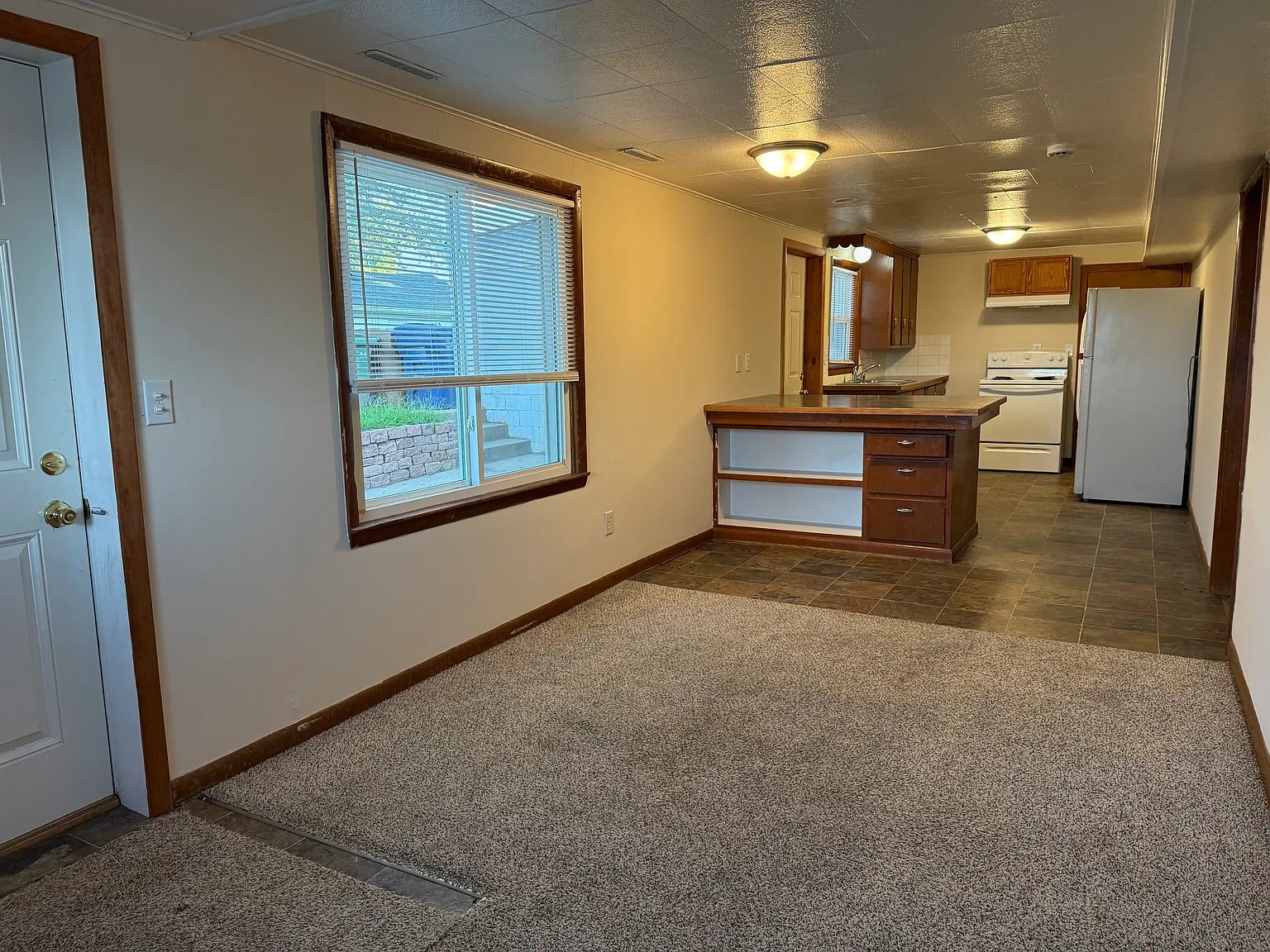 2 bed, 1012 sqft, $1,250 — Photo 2