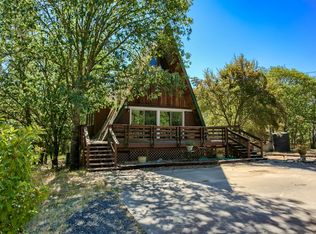 1881 Robinson Rd, Grants Pass, OR 97527