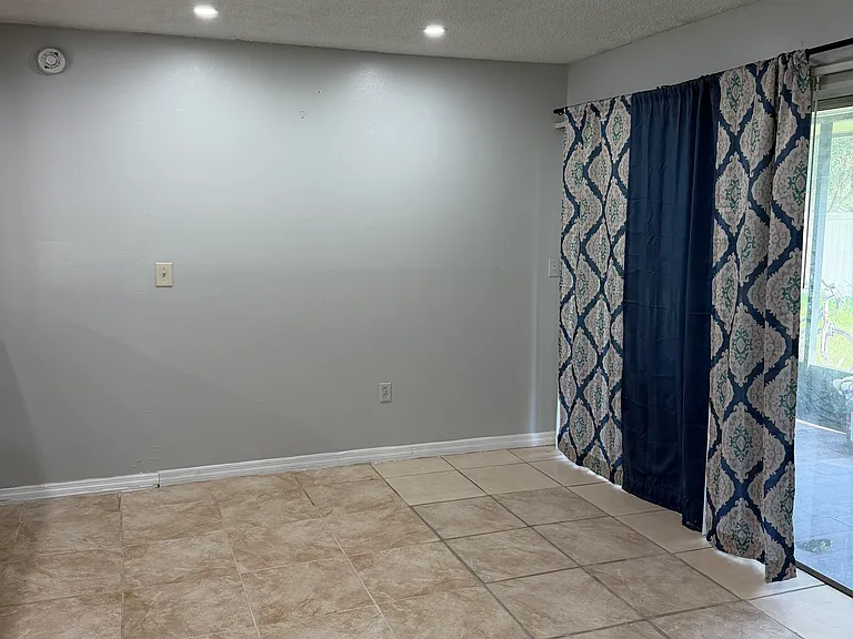 437 Cart Ct — Photo 9