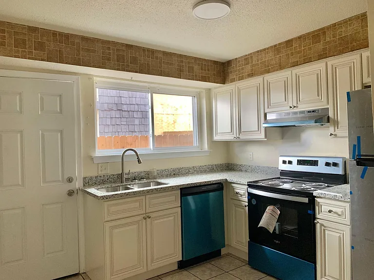3013 Independence St #B — Photo 12