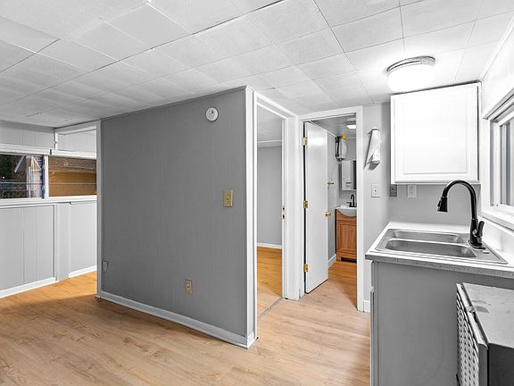 3rd image of 510 Clark St #A