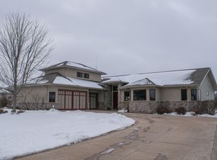 N1465 Wieckert Ct, Greenville, WI 54942