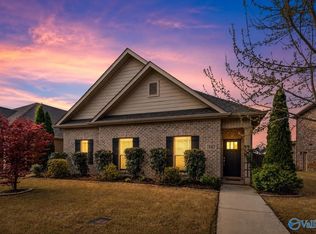 14 Cypress Grove Ln, Huntsville, AL 35824