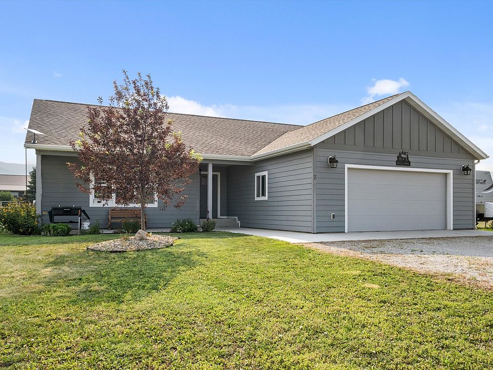 1st image of 7 Rhett Dr