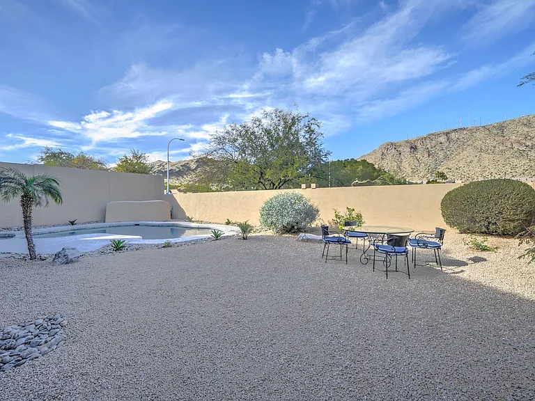 820 E Mountain Sage Dr — Photo 25