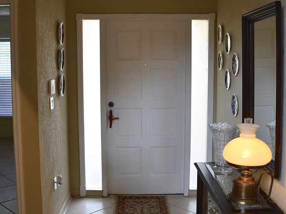 Home entrance / 3rd BR left