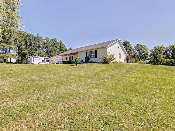 4th image of 1340 Red Cedar Ln