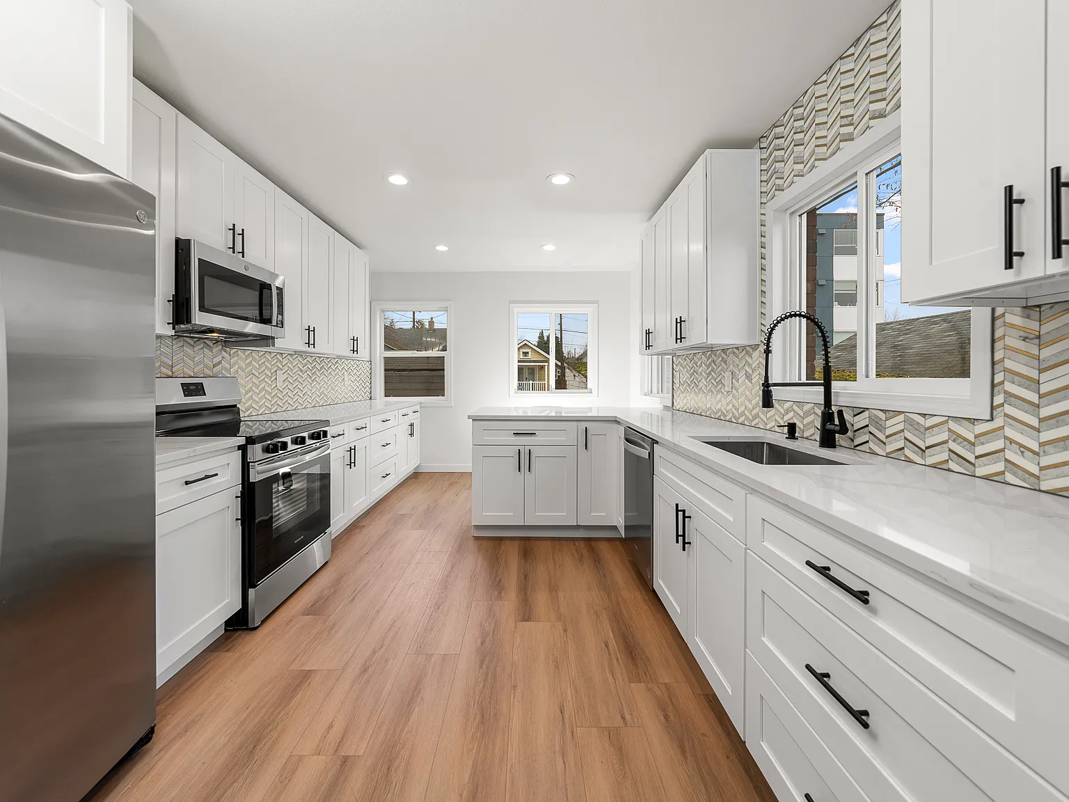 2 bed, 1200 sqft, $3,295 — Photo 2