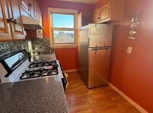 8 Wainwright Ave APT 2C, Yonkers, NY 10710