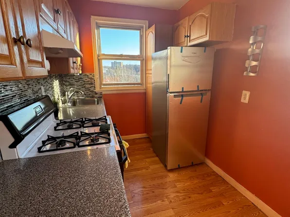 8 Wainwright Ave APT 2C, Yonkers, NY 10710
