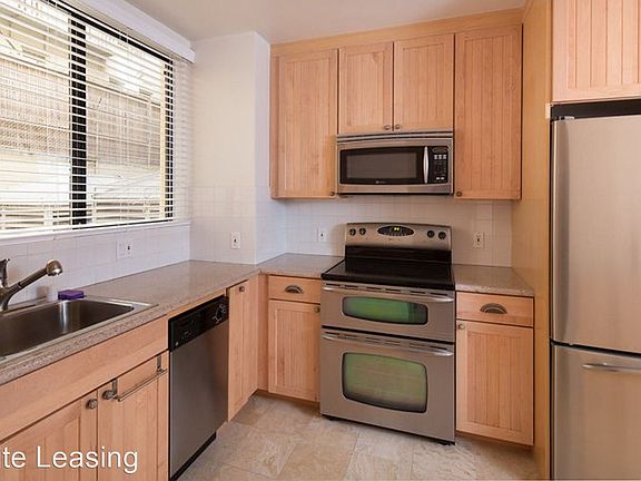 4th image of 850 Powell St #107A