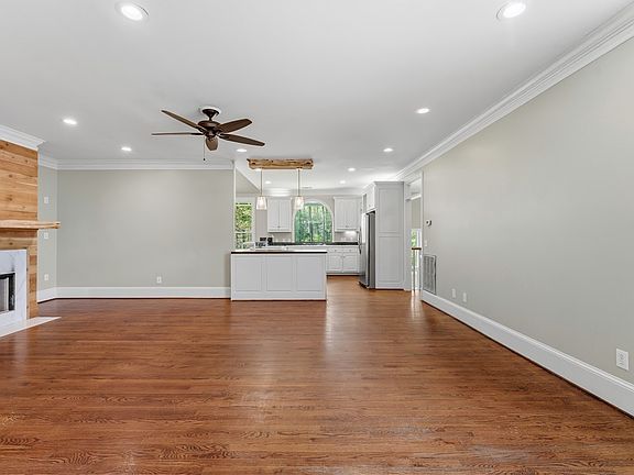 4th image of 138 Carolina Ct