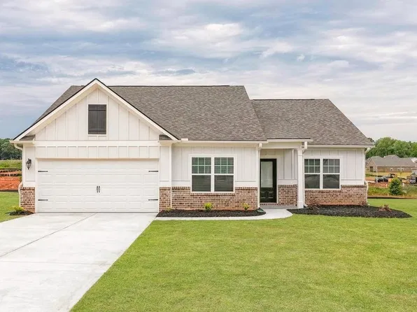 315 Oliver Dr, Locust Grove, GA 30248