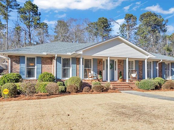 2nd image of 823 Greenwood Drive