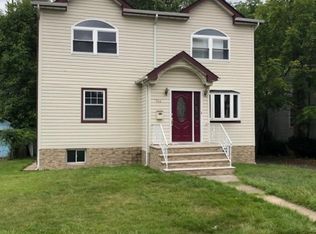 920 Wheatsheaf Rd, Roselle, NJ 07203