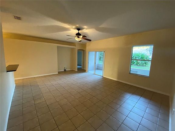 4th image of 9430 101st Ave