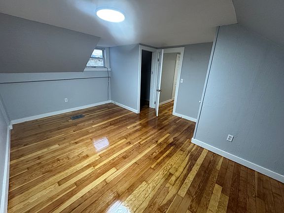 5th image of 6 Lawrence Rd Unit 109