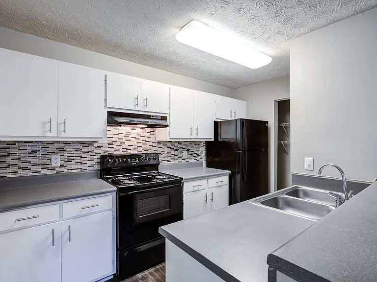 Southland Station Apartments — Photo 8