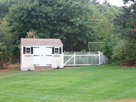 Shed and fenced garden