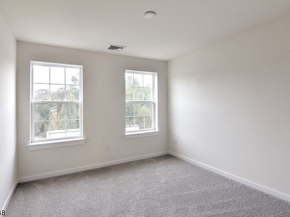 4th image of 712 Parkview Ln