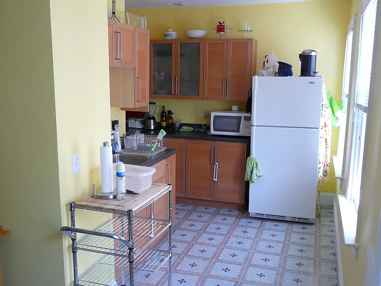134-136 Chapin Ave #3 — Photo 8