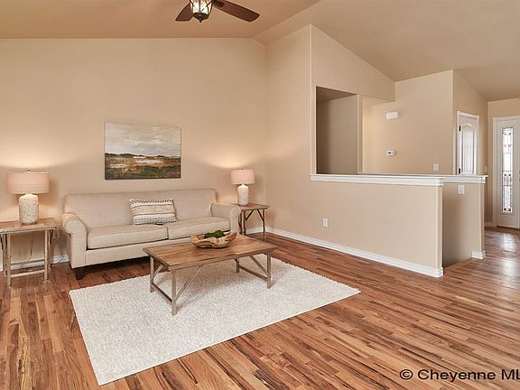 3rd image of 2172 Roan Trl