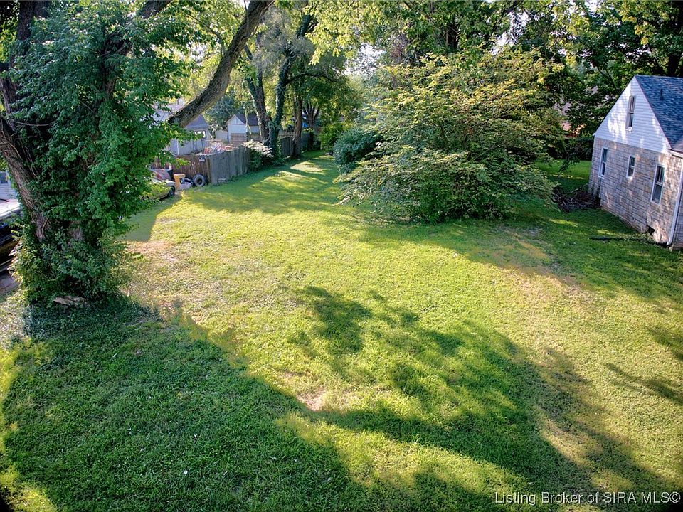 2nd image of 2802 Victory Court