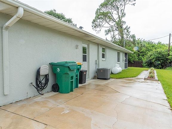 4th image of 21480 Circlewood Ave