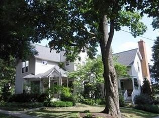 44 Bellview St, Chagrin Falls, OH 44022