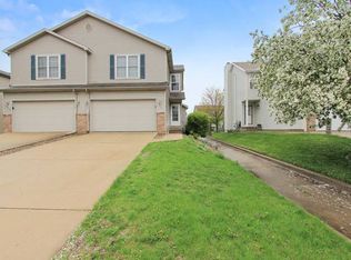2817 Gill St, Bloomington, IL