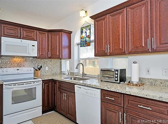 3rd image of 11297 Lakeview Dr #44-L