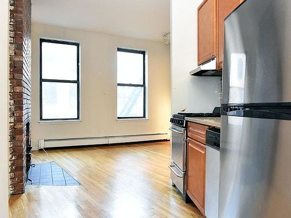 3rd image of 135 W 24th St #4CC
