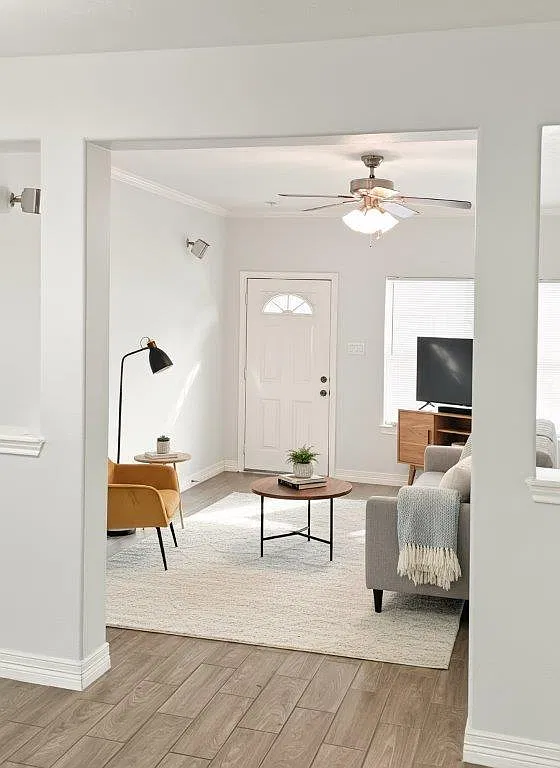 2 bed, 2.0 bath, 1350 sqft, $1,800 — Photo 2