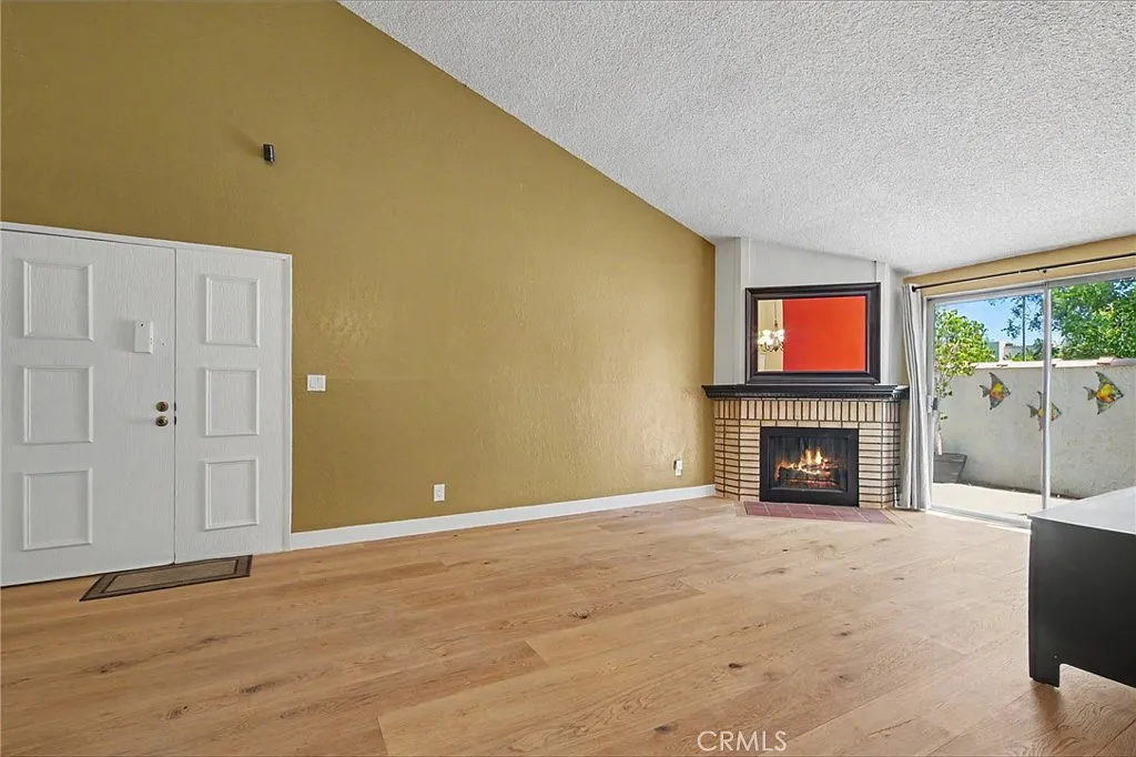 1 bed, 1.5 bath, 980 sqft, $2,500 — Photo 4